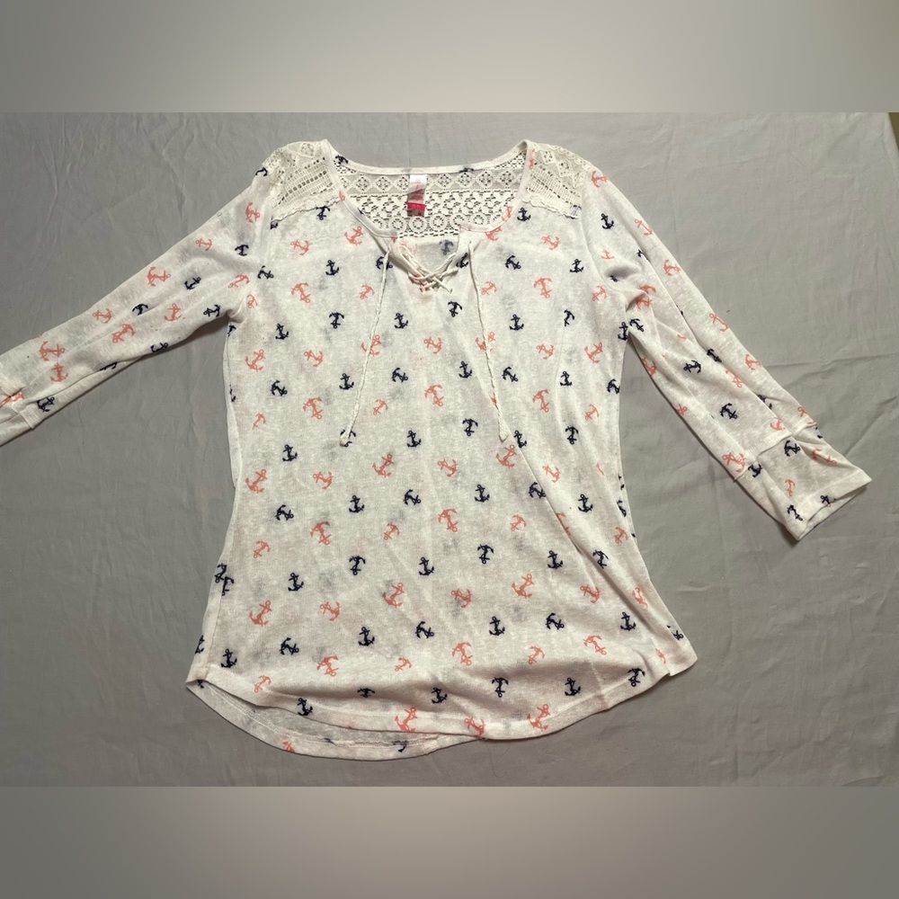 Women’s Shirt - No Boundaries - XL